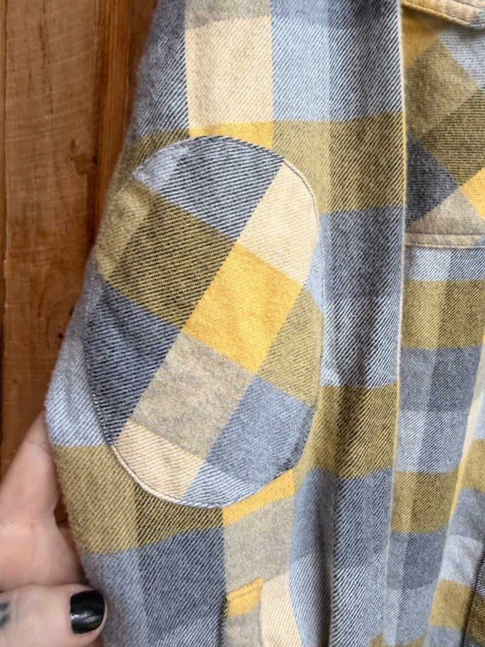 Pendleton Button-Up - Picture 5 of 7